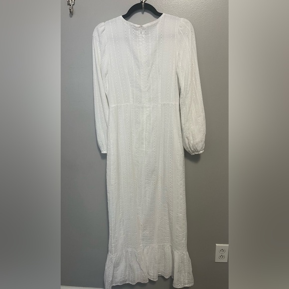 White Long Sleeve Maxi Dress - Veiled Collection Modest Hijabi - Picture 4 of 4